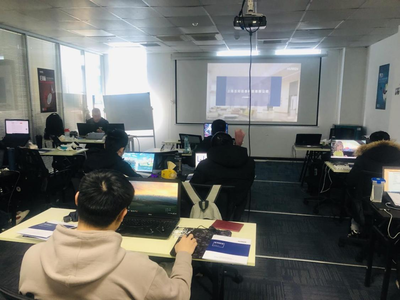 上海中心舉辦72班企業雙選會，聚焦網絡技術服務行業人才對接